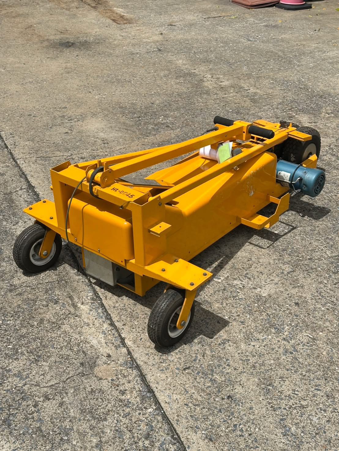 MT950 Electric Tow Cart – Built for Robinson Helicopters - Image 2