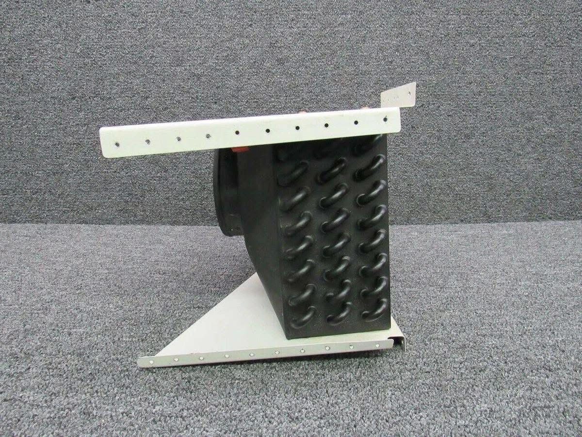 21-300-1 Cessna A185F Parker Air Conditioning Condenser Assy (DP) - Image 4
