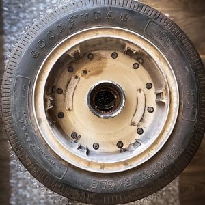 Goodrich Aircraft Wheel Assembly P/N 31003-4 with Tire P/N 266F43-1